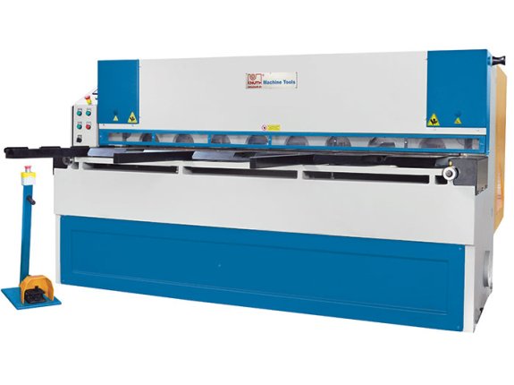 KMT S 3054 NC motorized plate shears - Dependable cutting solution for batch cutting with NC-controlled back gauge